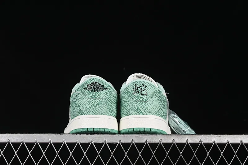 All Categories Air Jordan Jordan Series Basketball Shoes Air Jordan 1 Low Air Jordan 1 Low OG AJ1 Joe 1 Year of the Snake Limited Green Snake Low-top Retro Basketball Shoes HF3144-100